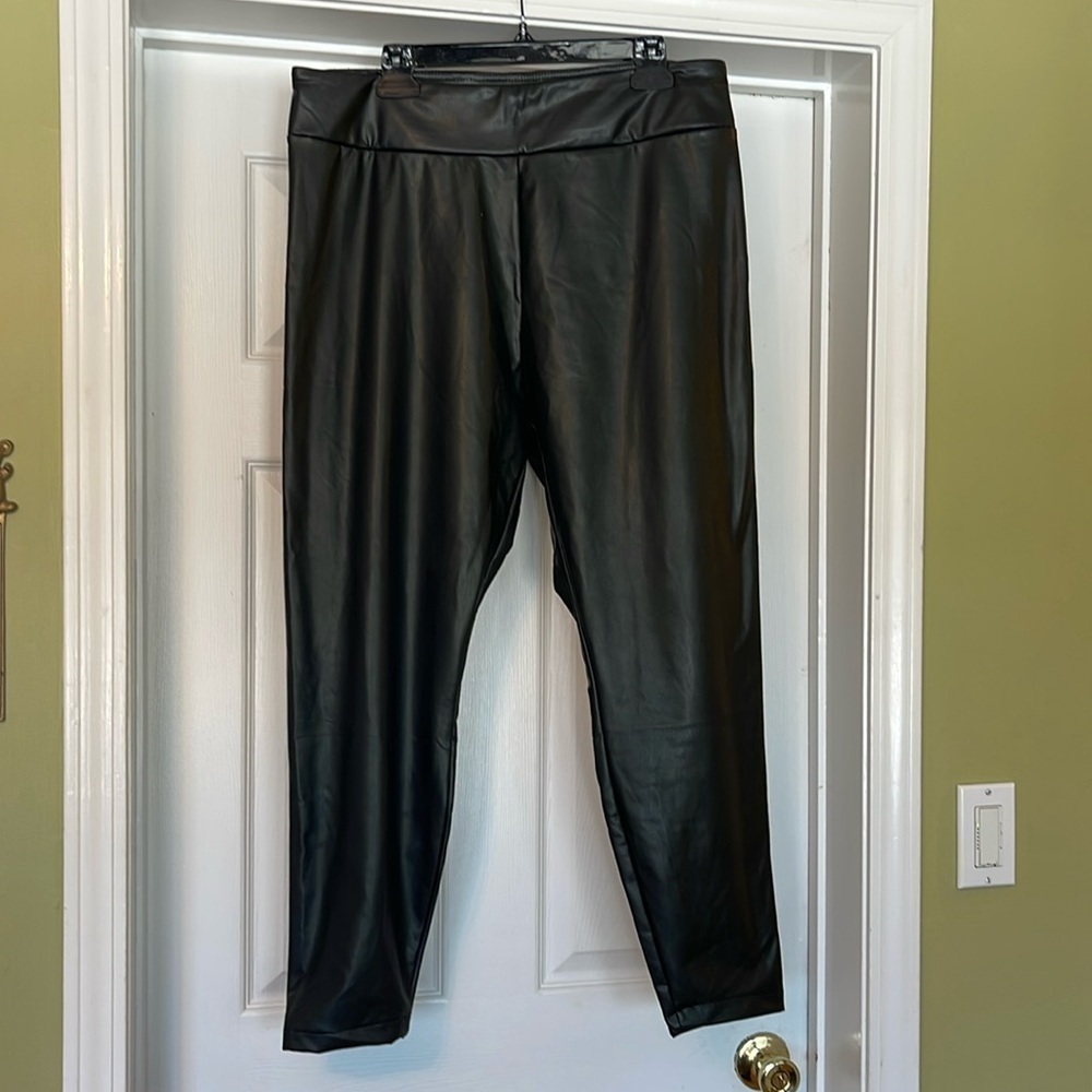 Forever 21 + Faux Leather high rise skinny black pants Size 1X